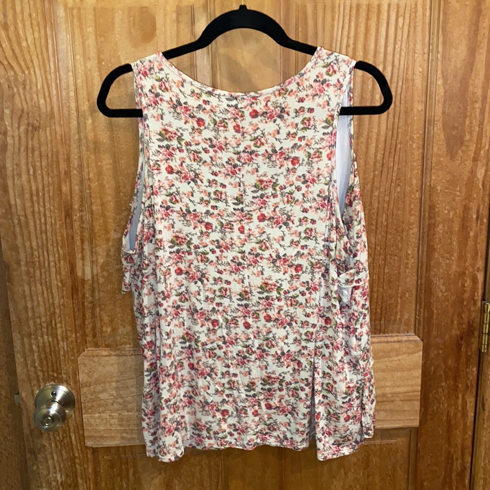 Floral Ruffle Tank - Picture 5 of 5